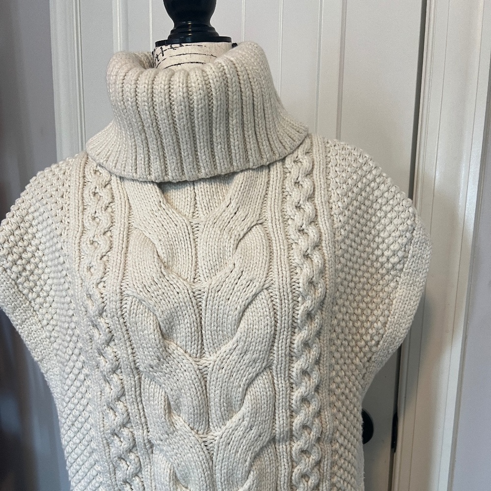 Banana Republic Organic Cotton Cable Knit Turtleneck Sweater - Cream - Size XS